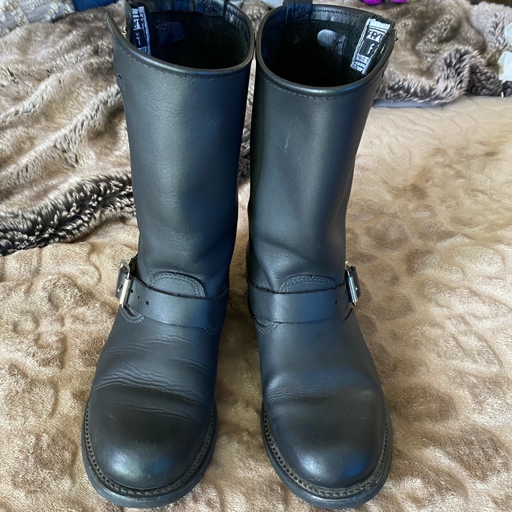 Women’s Frye engineer boots size 8
